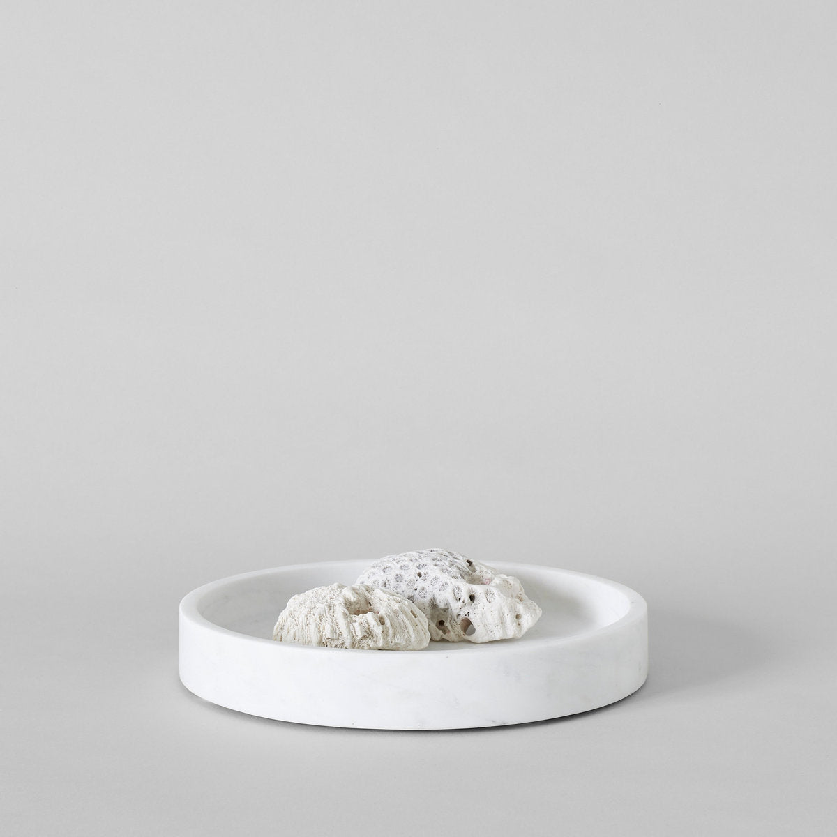 White Marble Cloche Base - Bloomist