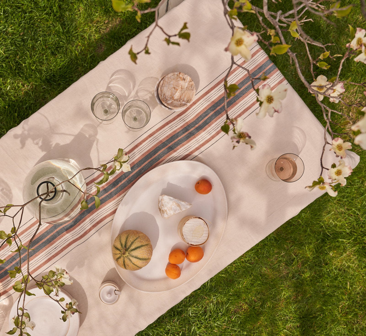 Gypsum Stripe Linen Tablecloth - Thumbnail 2