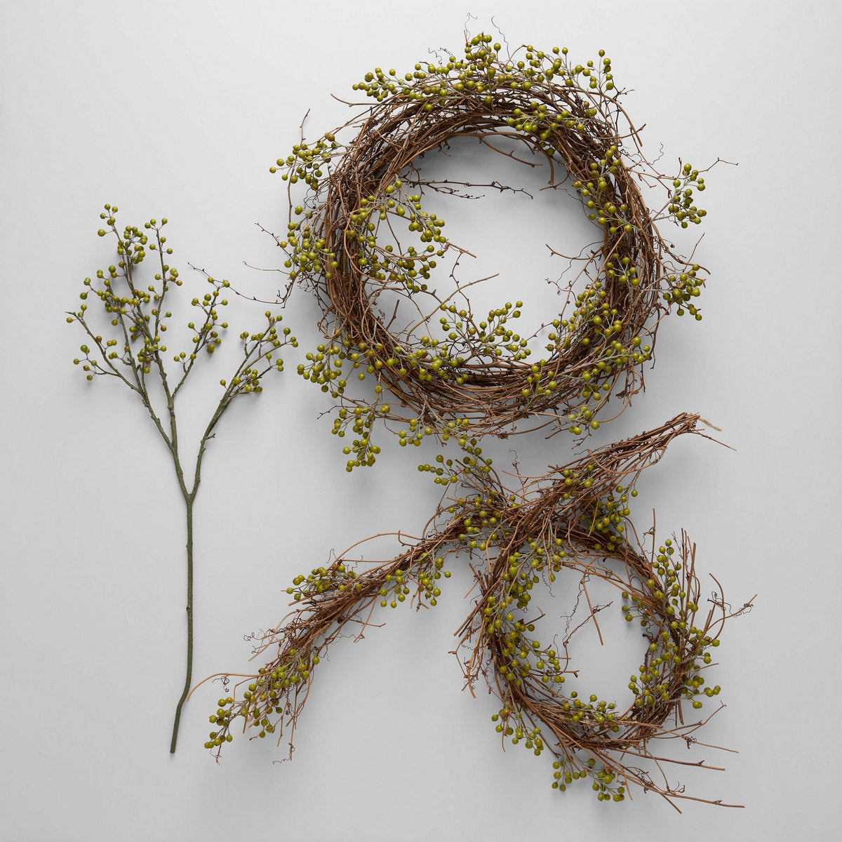 EcoFaux Green Ilex Berry Wreath - Thumbnail 2