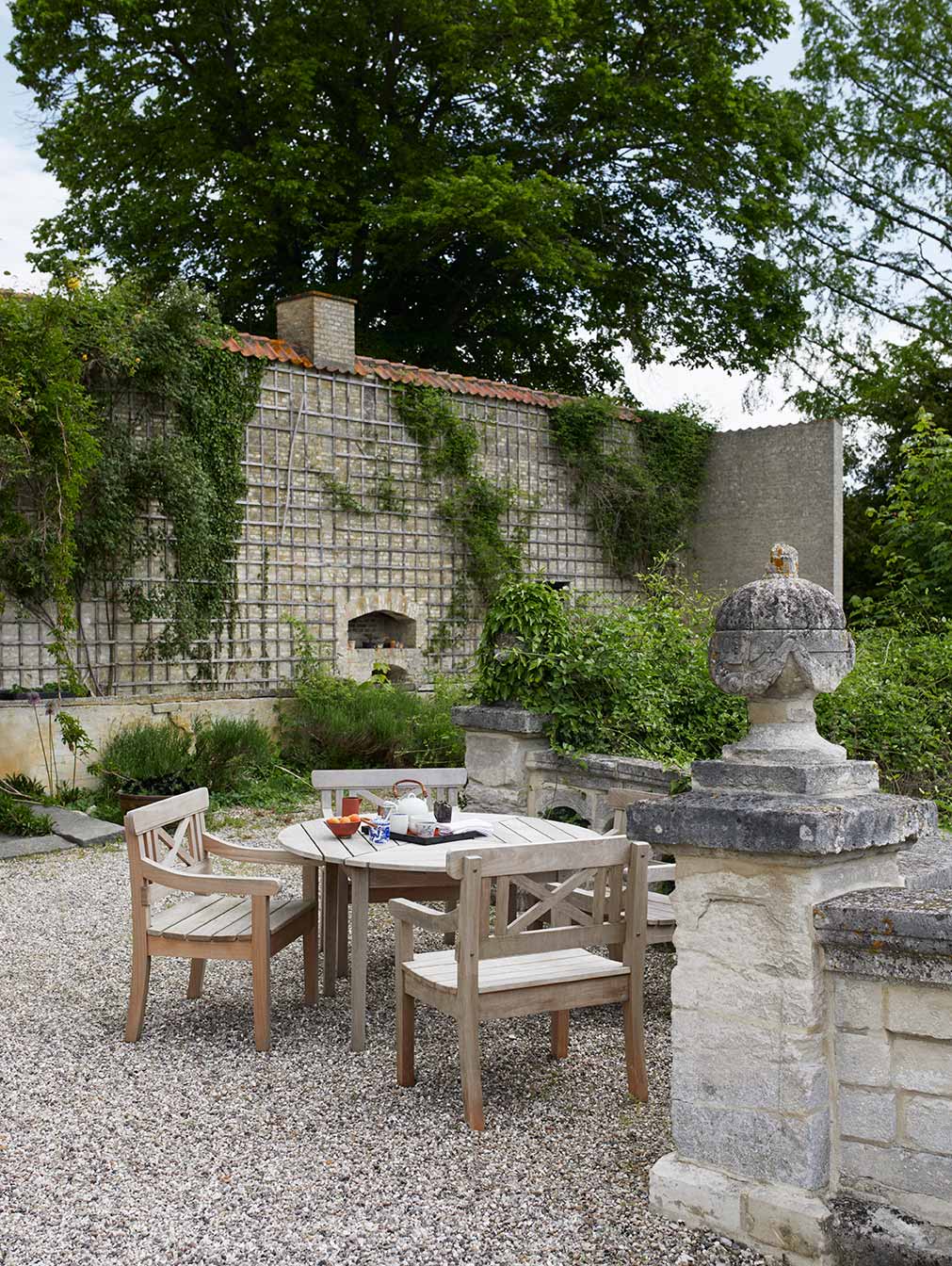 Drachmann Round Table - Thumbnail 2