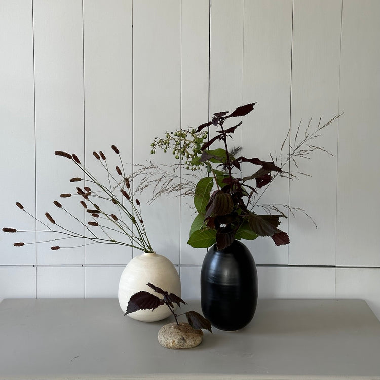 XL Stoneware Oval Vase, Noir - Bloomist