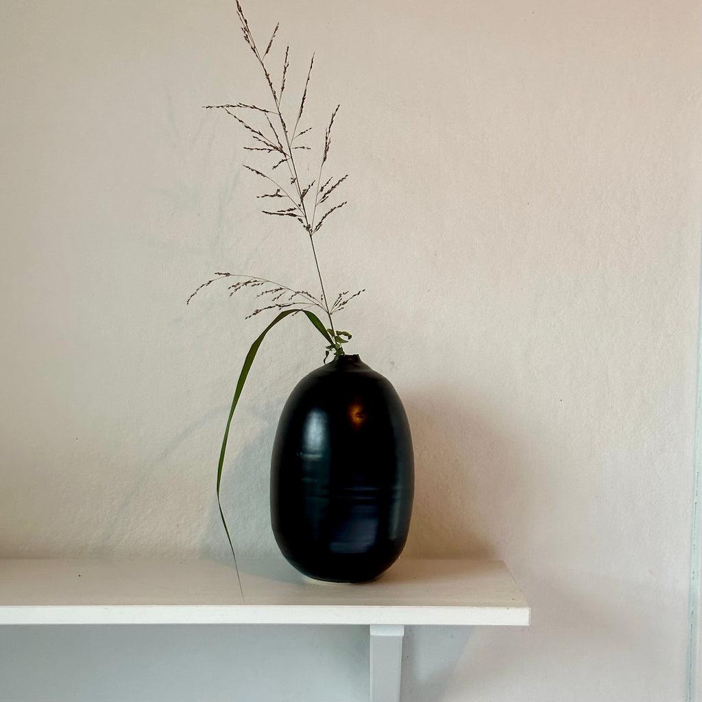 XL Stoneware Oval Vase, Noir
