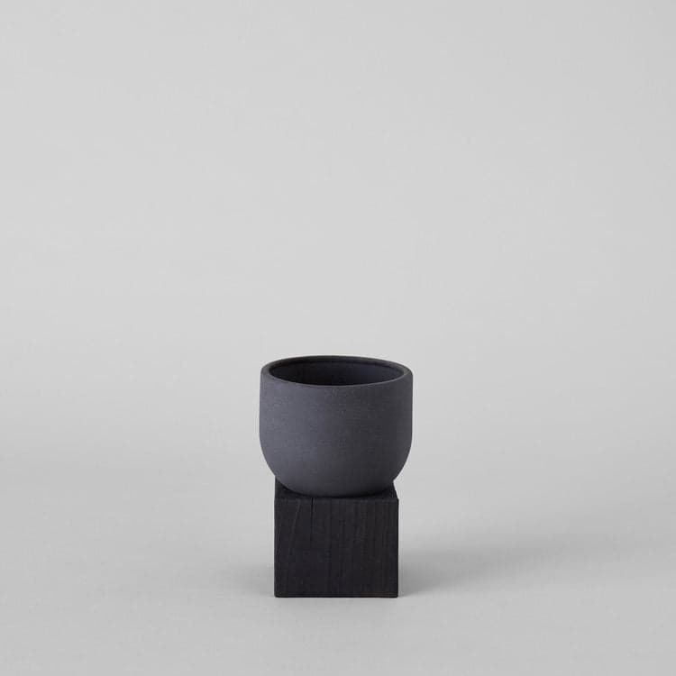 Jikoku Mussel Pot with Charcoal Wood Base - Bloomist