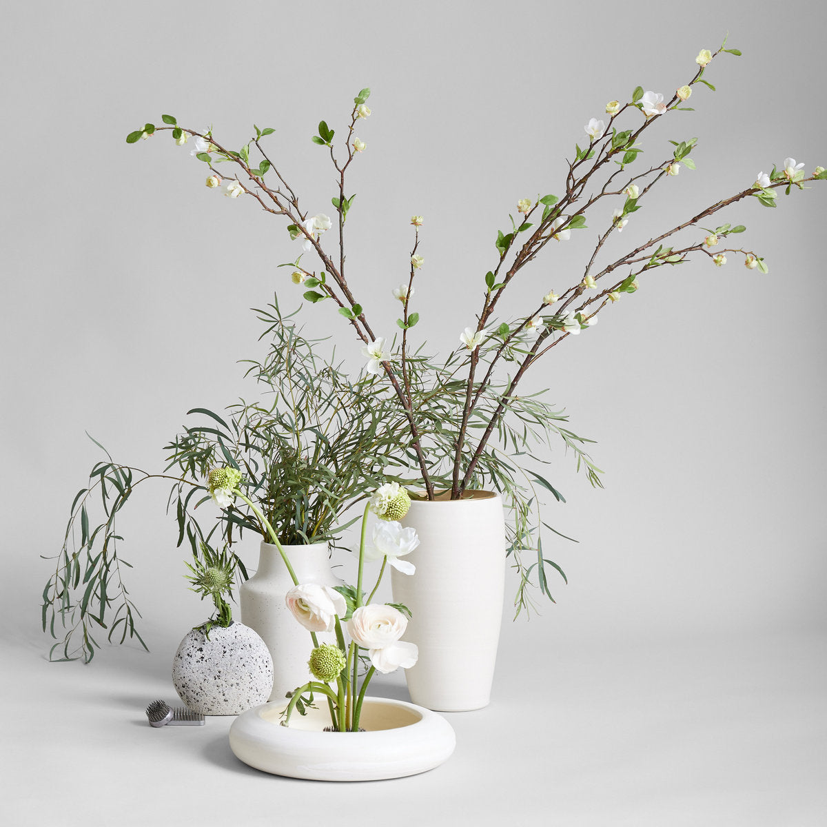 Flower arranging tool for fresh flowers, branches, and ikebana designs