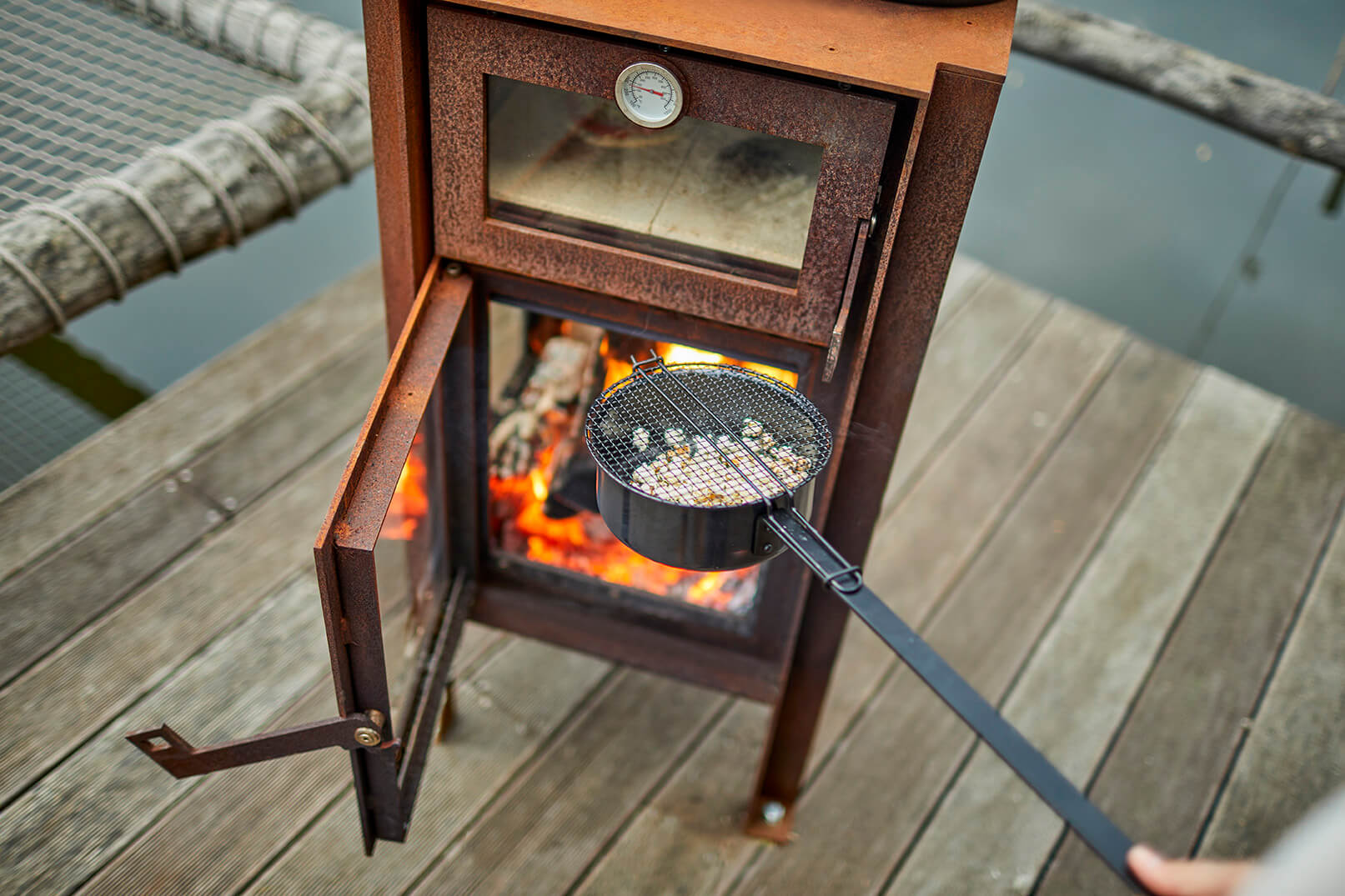 Quercus Fireplace Outside Cooking Session
