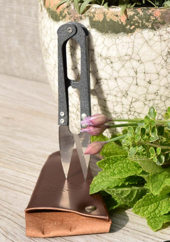 Garden Snips in Leather Pouch - Thumbnail 4