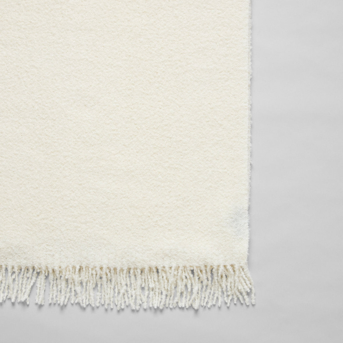 Baby Alpaca Boucle Throw - Thumbnail 2