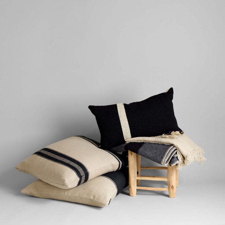 Huello Handwoven Pillow, 15" x 25" - Bloomist