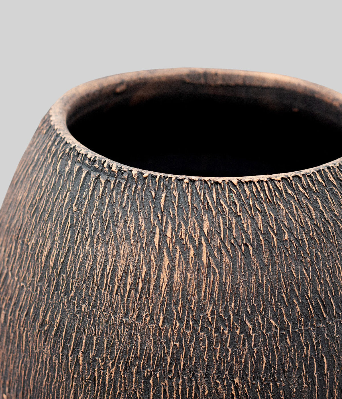 Reed Planter, Dark Wash Finish