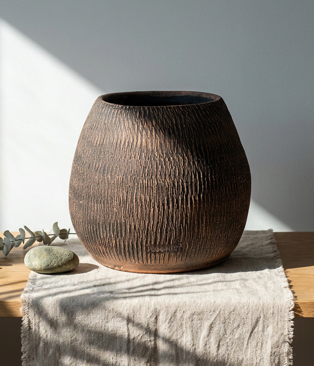 Reed Planter, Dark Wash Finish