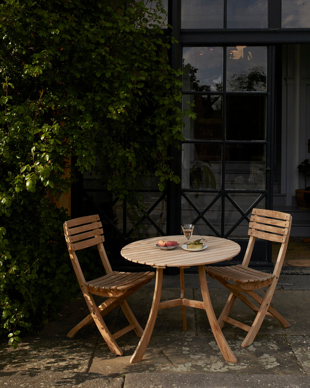 Vendia Table - Thumbnail 3