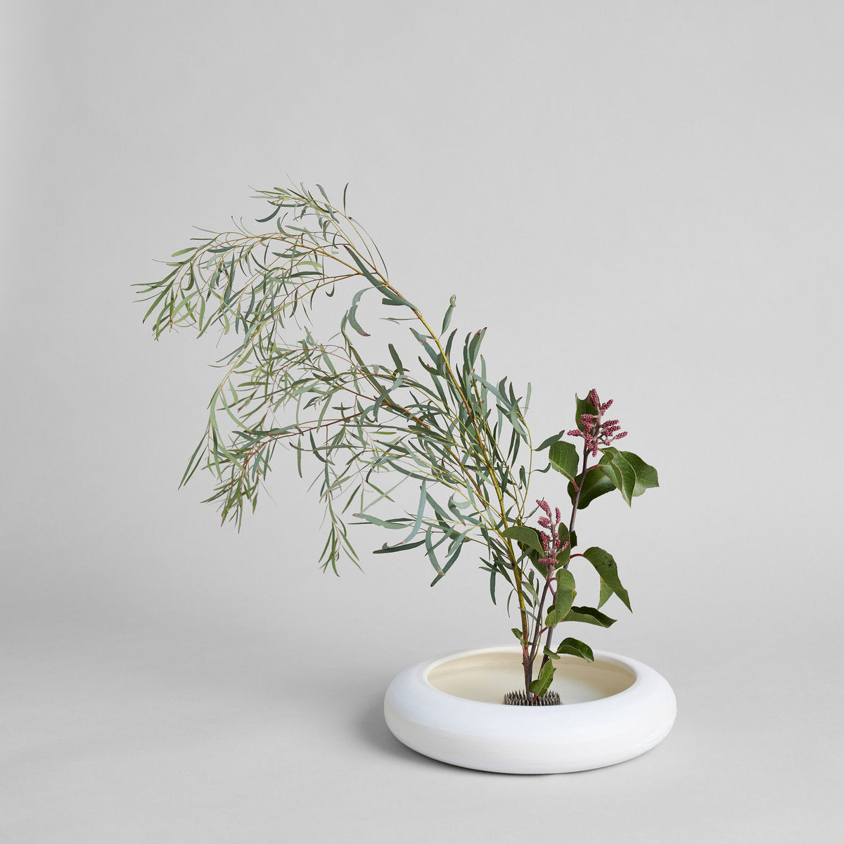 Ikebana frog for holding fresh stems and branches at any angle