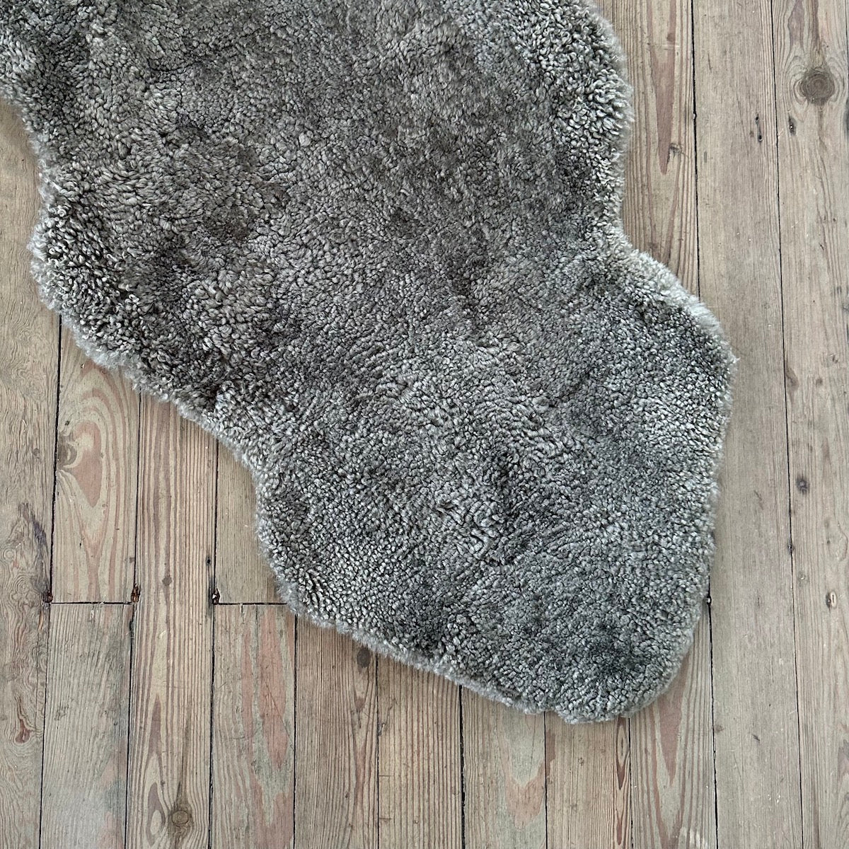 Bloomist Curly Shearling Sheepskin Pelt - Thumbnail 5