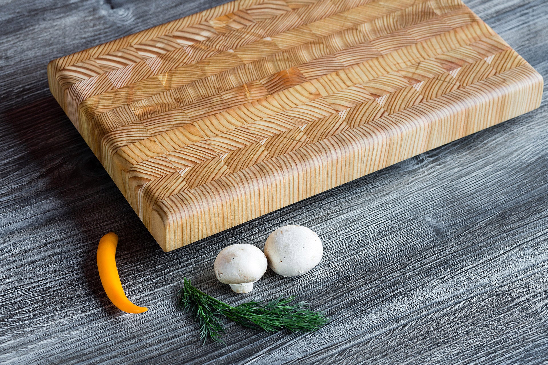 Premium Kiln Dried Larch Wood One Hander Small Cutting Board - Thumbnail 2