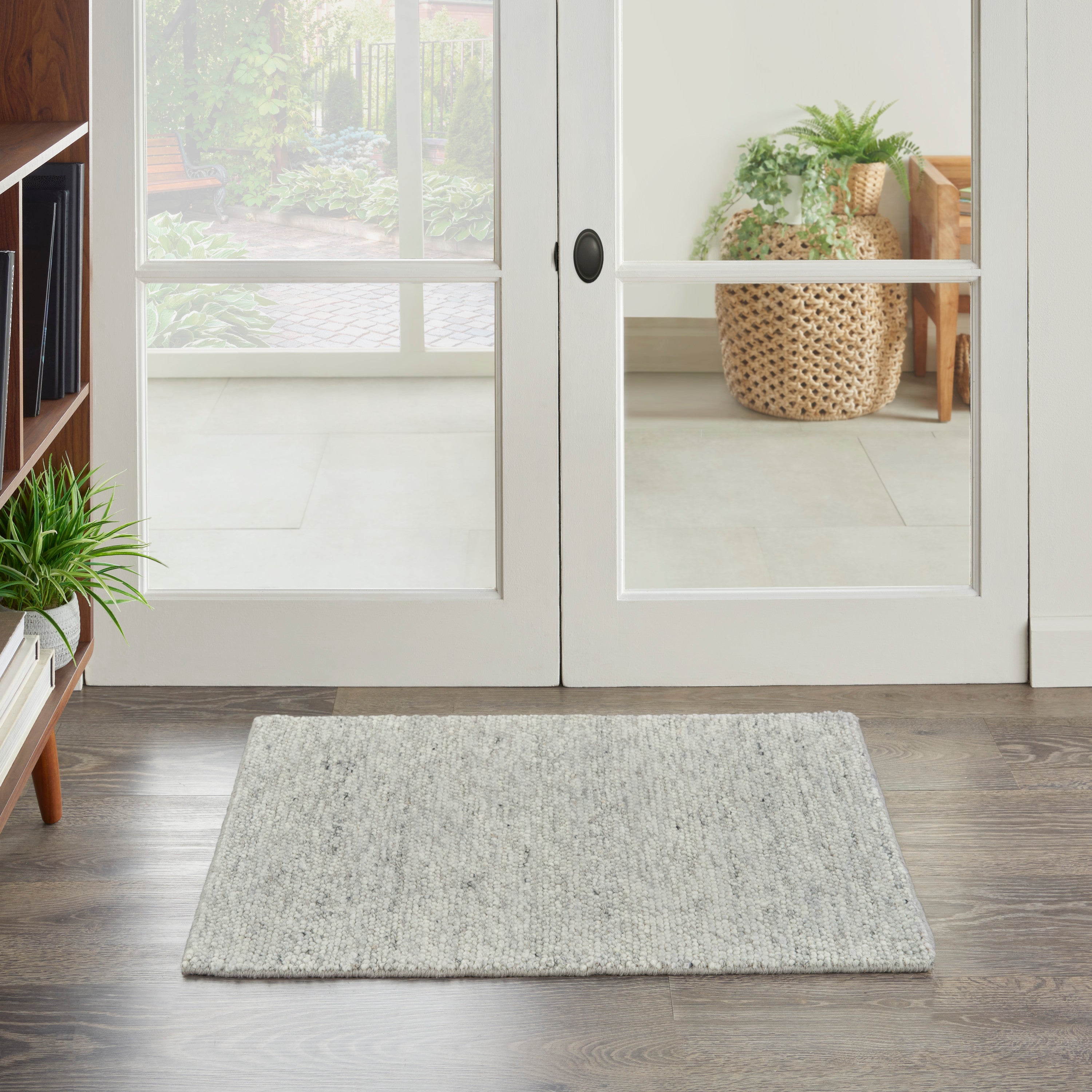 Alanna Solid Farmhouse Silver Area Rug