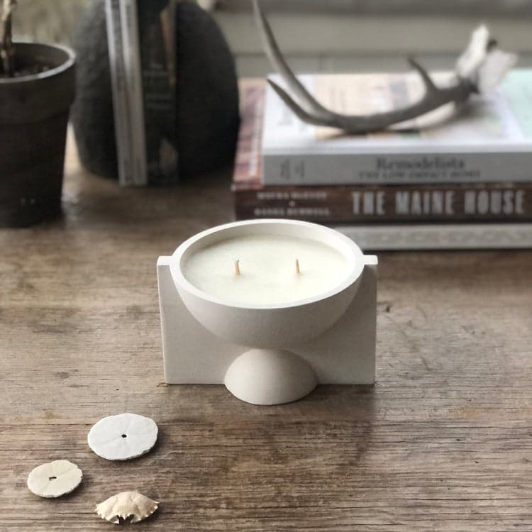 The Først Candle, White